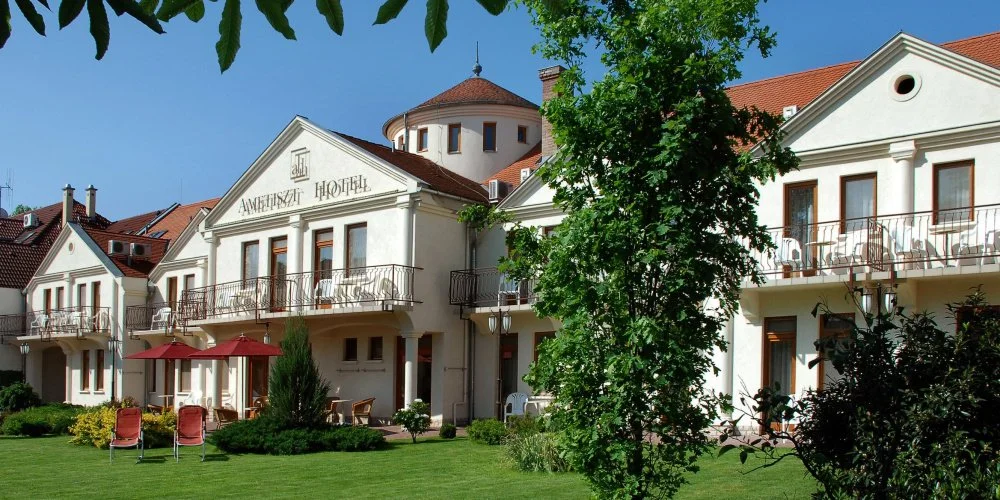 Ametiszt Hotel Harkny