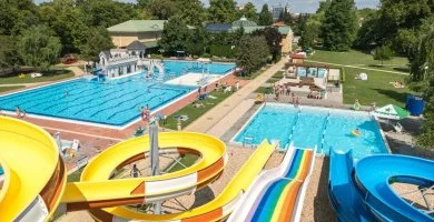 Hunguest Hotel Flóra - Legjobb ár félpanzióval, fürdőbelépővel (min. 2 éj)