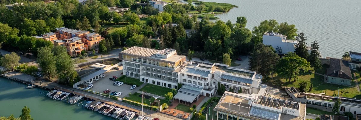 Hotel Yacht Wellness & Business - Senior ajánlat (1 éjtől)